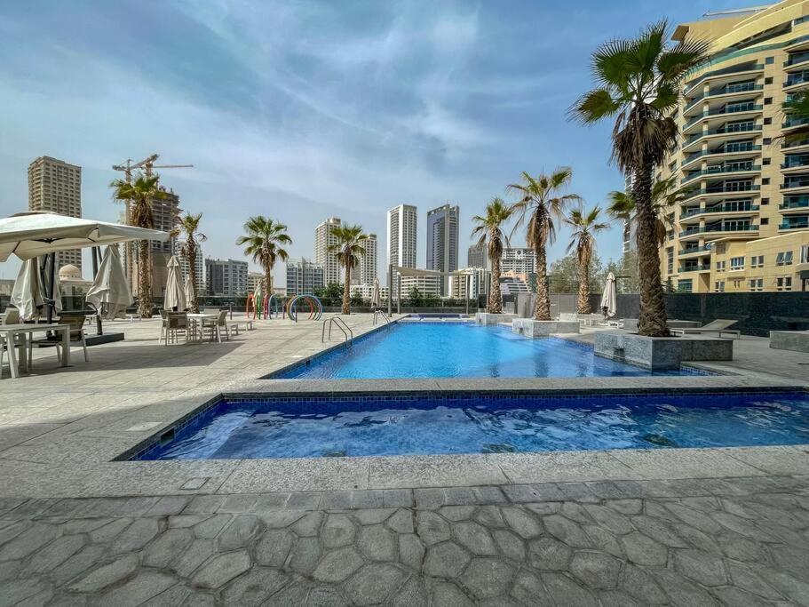 Cozy Studio In Sparkle Tower Jbr By Suiteable ドバイ エクステリア 写真